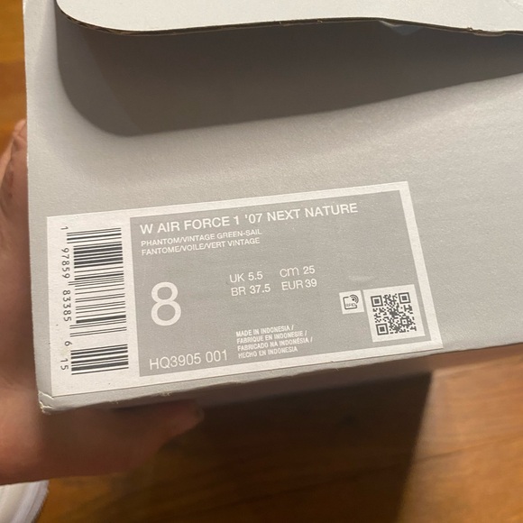 Nike Women’s Air Force 1 07 sneakers - size 8 - NWOT - Picture 7 of 7